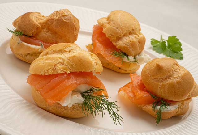 Petits Choux au Saumon