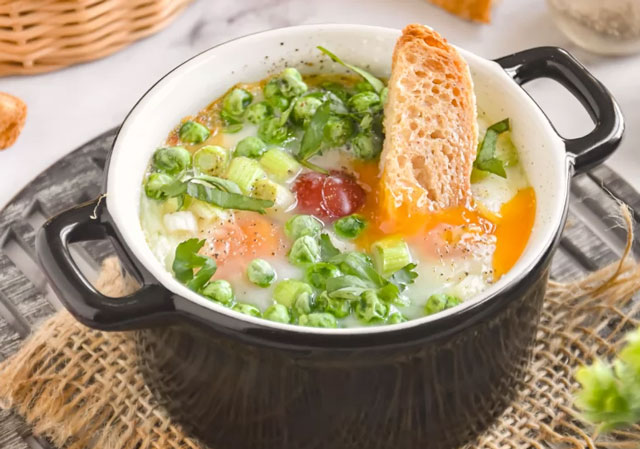 Oeufs Cocotte aux Petits Pois