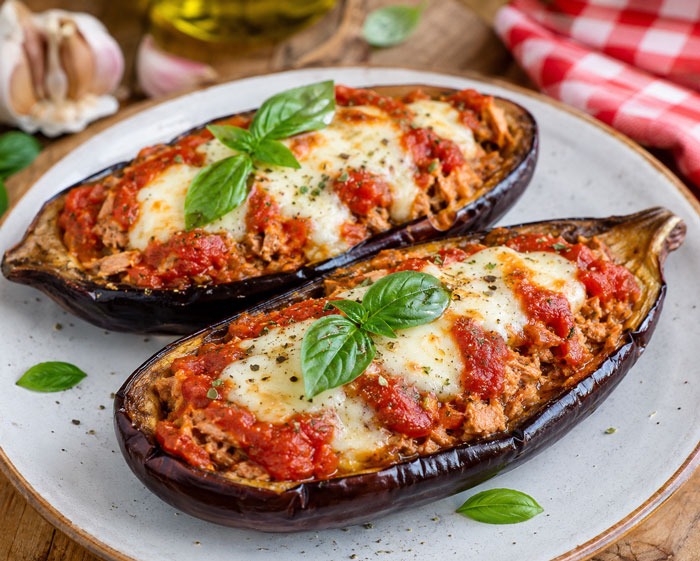 Aubergines farcies au thon tomate et mozzarella
