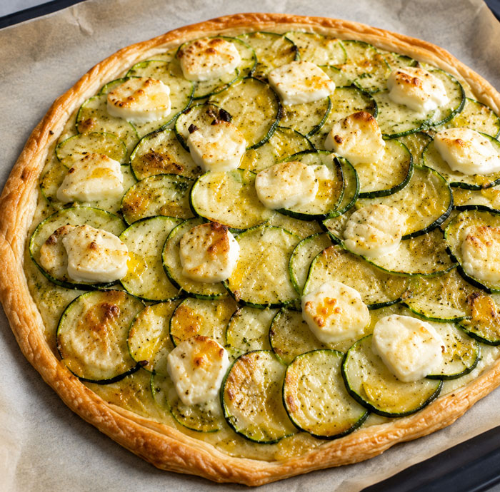 Tarte fine courgette chèvre et miel
