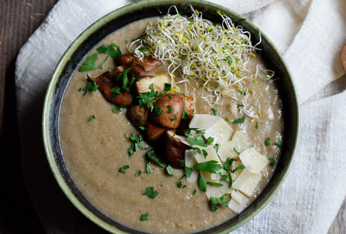 Velouté Léger aux Champignons et Parmesan