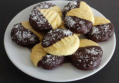 Biscuits chocolat noix de coco - Plein le tablier