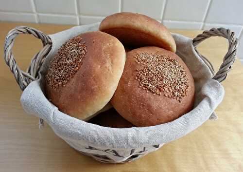 Buns au lait de coco et graines de sésame