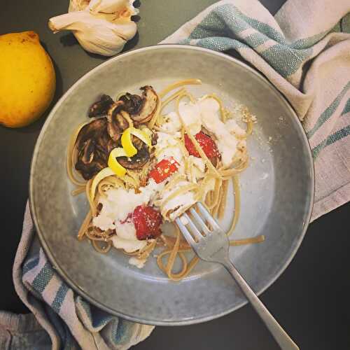 Linguine complètes crème parmesan aux zestes de citron, champignons et tomates cerises