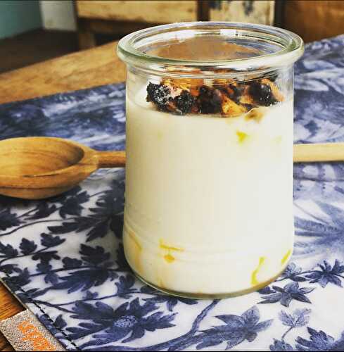 Pannacotta légère à la mangue, et aux amandes caramélisées