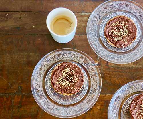 Tartelettes choco-sésame: plaisir gourmand!