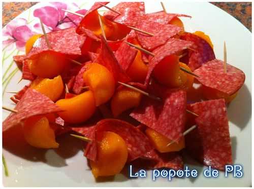 Brochettes de melon et de salami