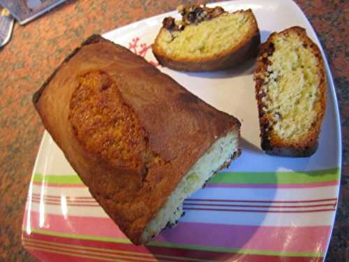 Cake à la pâte de pistache et aux pépites de chocolat