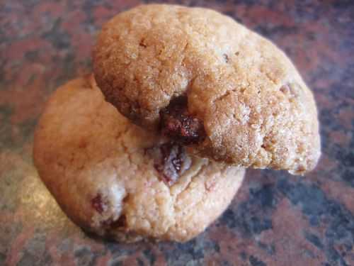 Cookies aux biscuits de Reims et fraises séchées