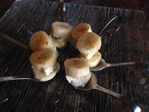 Cuillères apéritives banane et roquefort au piment d'Espelette