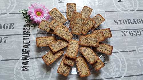 Financiers à la noisette et aux vermicelles en chocolat