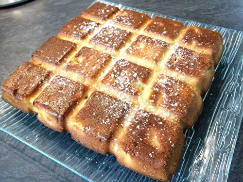 Gâteau au yaourt à la vanille et aux pommes