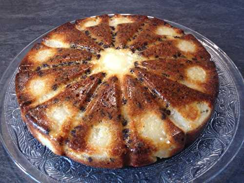 Gâteau au yaourt, poires et pépites de chocolat