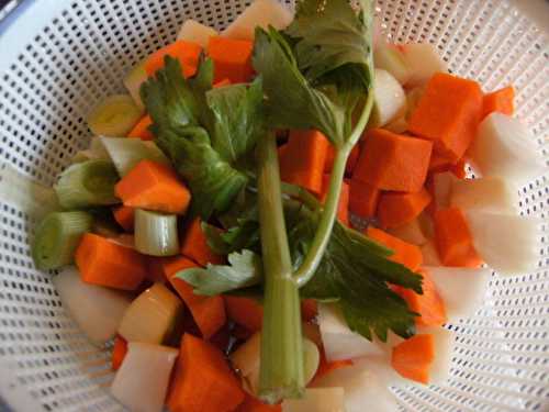 Légumes de pot au feu, au jarret de porc et à saucisse de Morteau