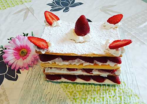 Mille feuilles aux fraises et chantilly