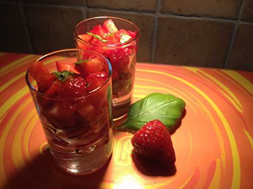 Mini Salade de fraises au basilic