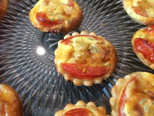 Mini tartelettes tomates cerise et camembert