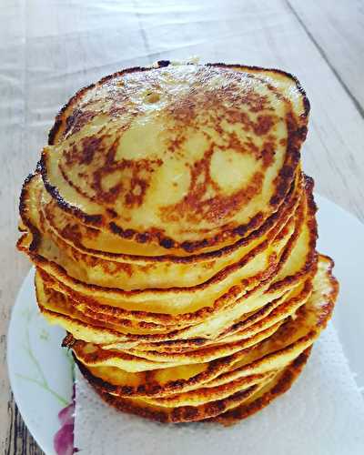 Pancakes aux courgettes jaunes et fromage frais