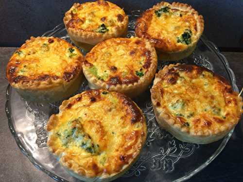 Petites quiches au brocoli et à la crème de roquefort