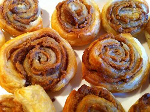 Petits roulés feuilletés à la pâte de speculoos crunchy