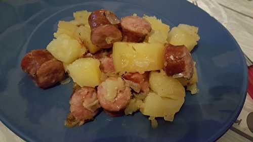 Pommes de terre fondantes et saucisses fumées au Cookéo
