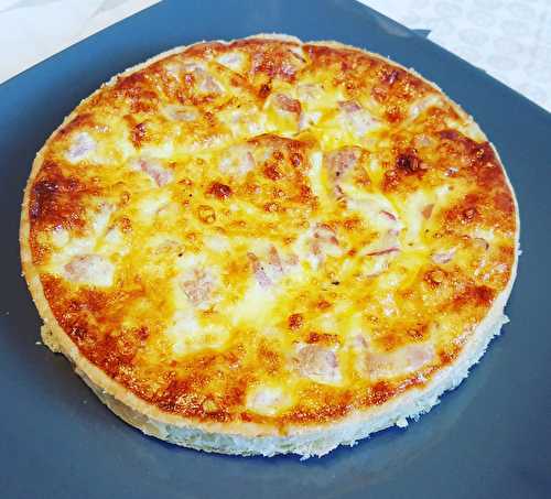 Quiche bacon, vache qui rit et parmesan