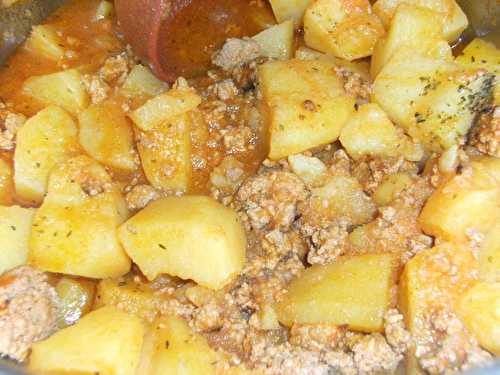 Ragoût de pommes de terre aux boulettes de boeuf