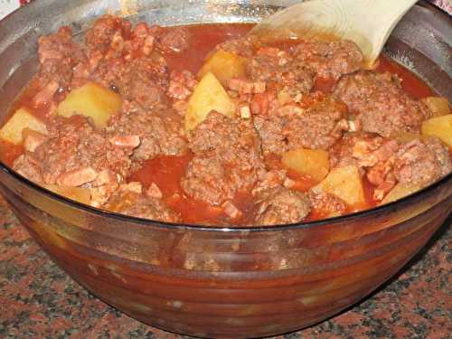 Ragout de pommes de terre aux boulettes