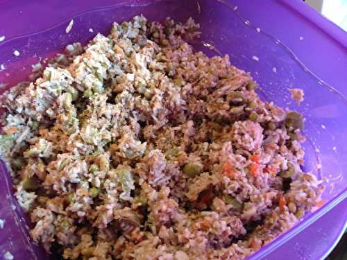 Salade de riz, macédoine, thon et olives
