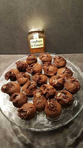 Soufflés au chocolat, confiture de noisette