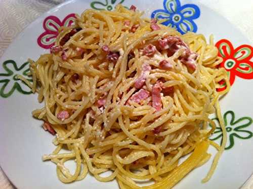 Spaghetti au chèvre et aux lardons