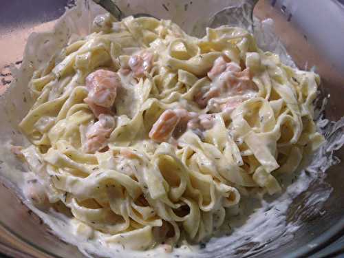 Tagliatelles fraîches au saumon fumé et Saint-Morêt