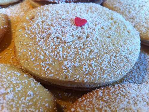 Whoopie pies spécial allergiques à l'albumine, ganache cacao & pralin