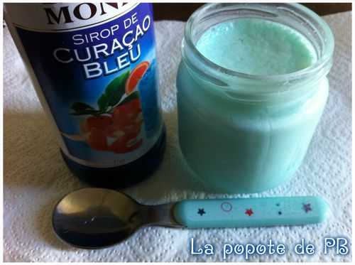 Yaourts au sirop de curaçao