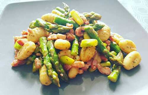 Poêlée de lardons, gnocchis et asperges vertes