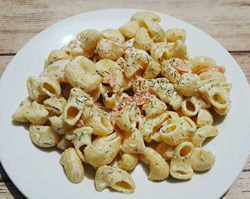 Pâtes à la crème d'aneth et lardons au saumon fumé