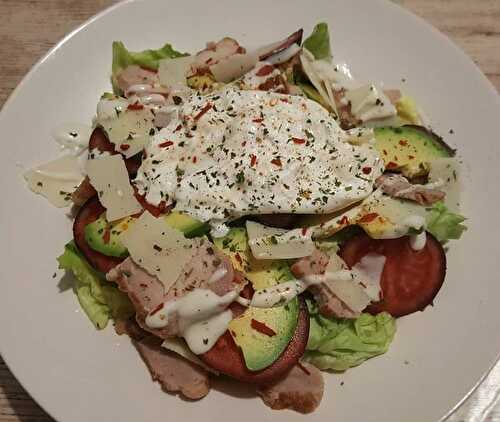 Salade gourmande au poulet et sa burrata