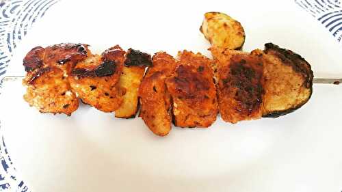 Brochettes de poulet et courgette au paprika fumé