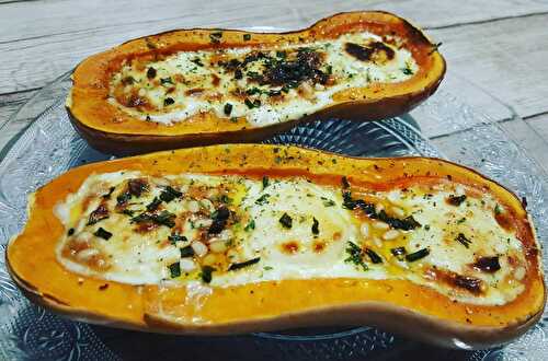 Butternut farcie au chèvre et miel