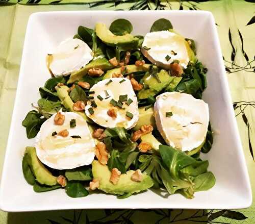 Salade de chèvre, miel et noix