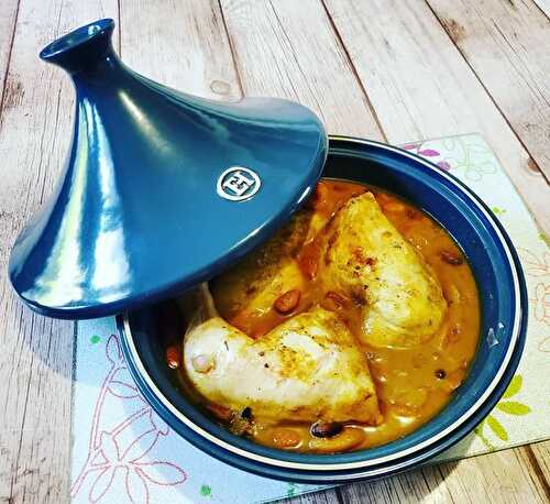 Tajine de poulet aux amandes et abricots