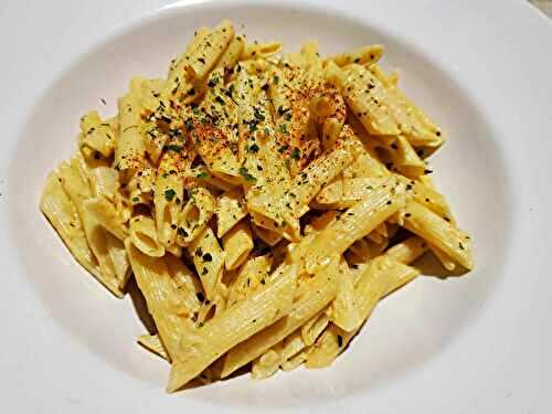 Penne à l'ail, épices, tomate et mascarpone