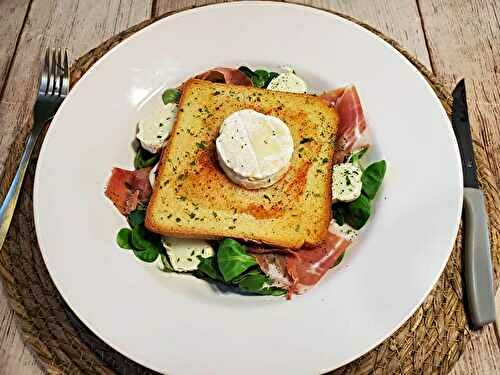 Salade de mâche, brebis, au jambon Serrano et sa tartine gourmande de Cabécou