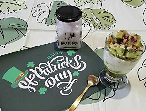 Verrine de skyr au kiwi, coco et spéculoos