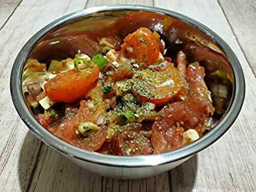 Salade de tomates, brebis et ciboule