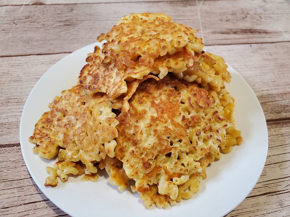 Galettes de coquillettes à l'emmental