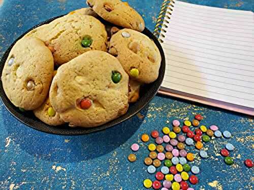 Cookies chocolat blanc et pastilles colorées au chocolat