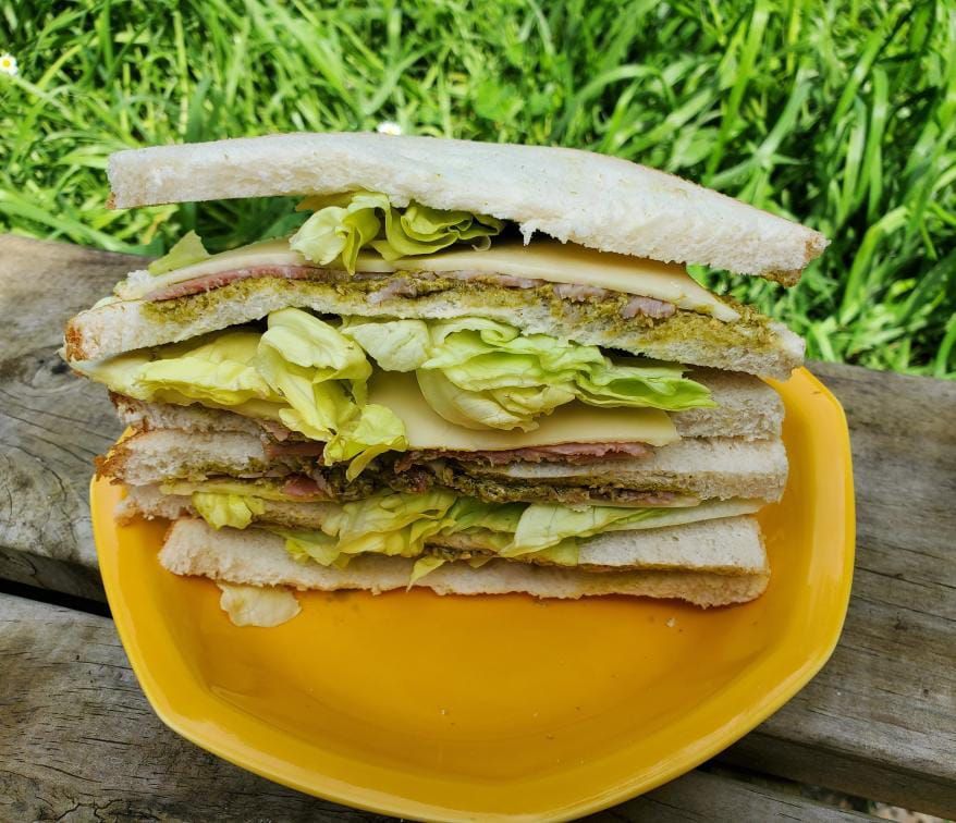 Club sandwich au pesto