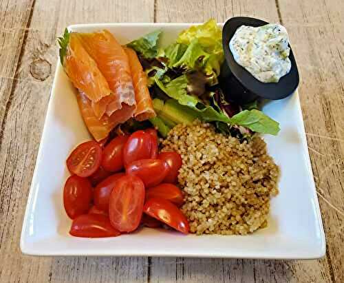 Bow truite fumée et sauce au concombre