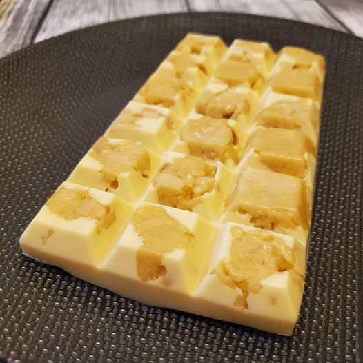 Tablette chocolat blanc, macadamia et cookie dough